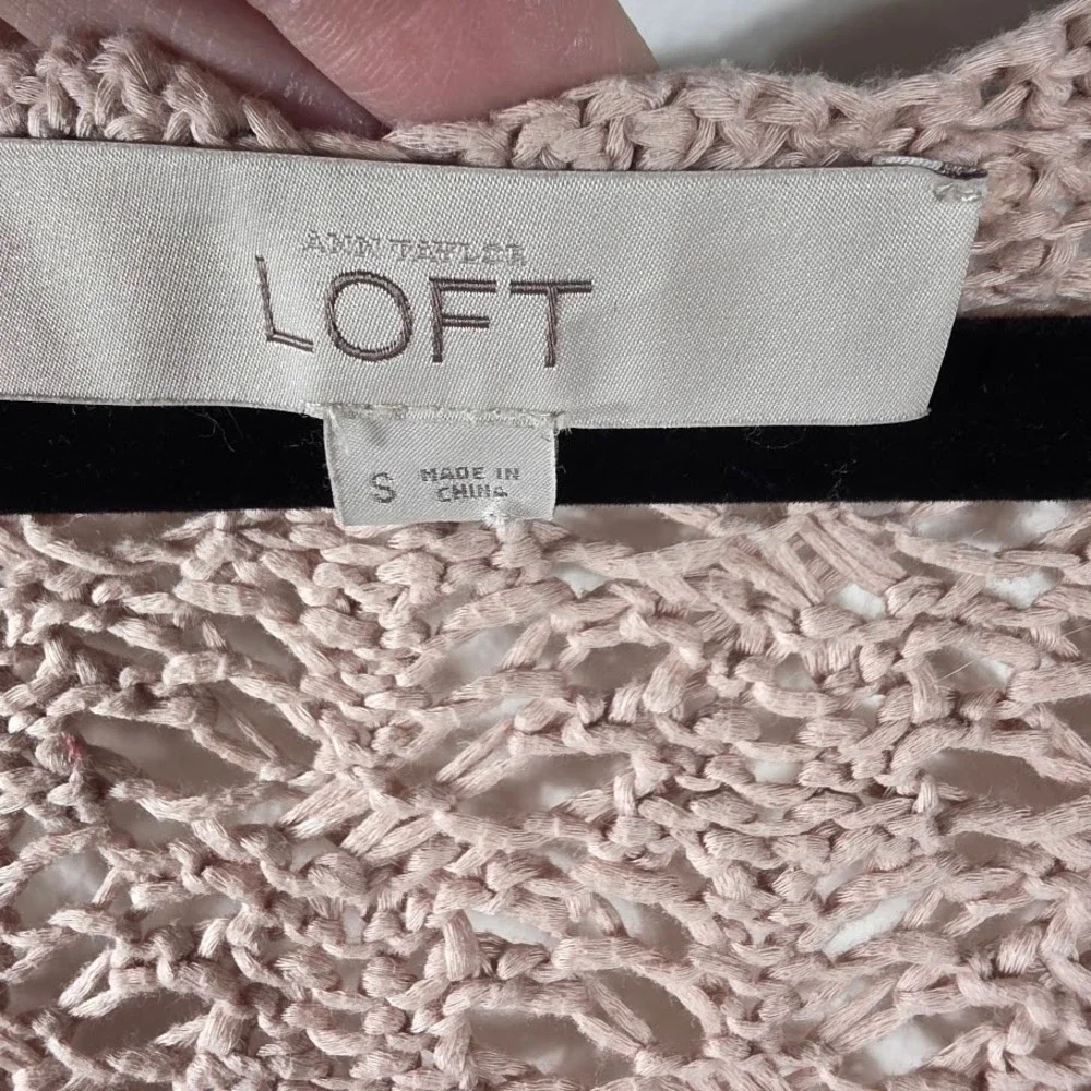 LOFT Pink Crochet Knit V Neck Long‎ Sleeve Sweater Top Size S Lightweight - Picture 3 of 6